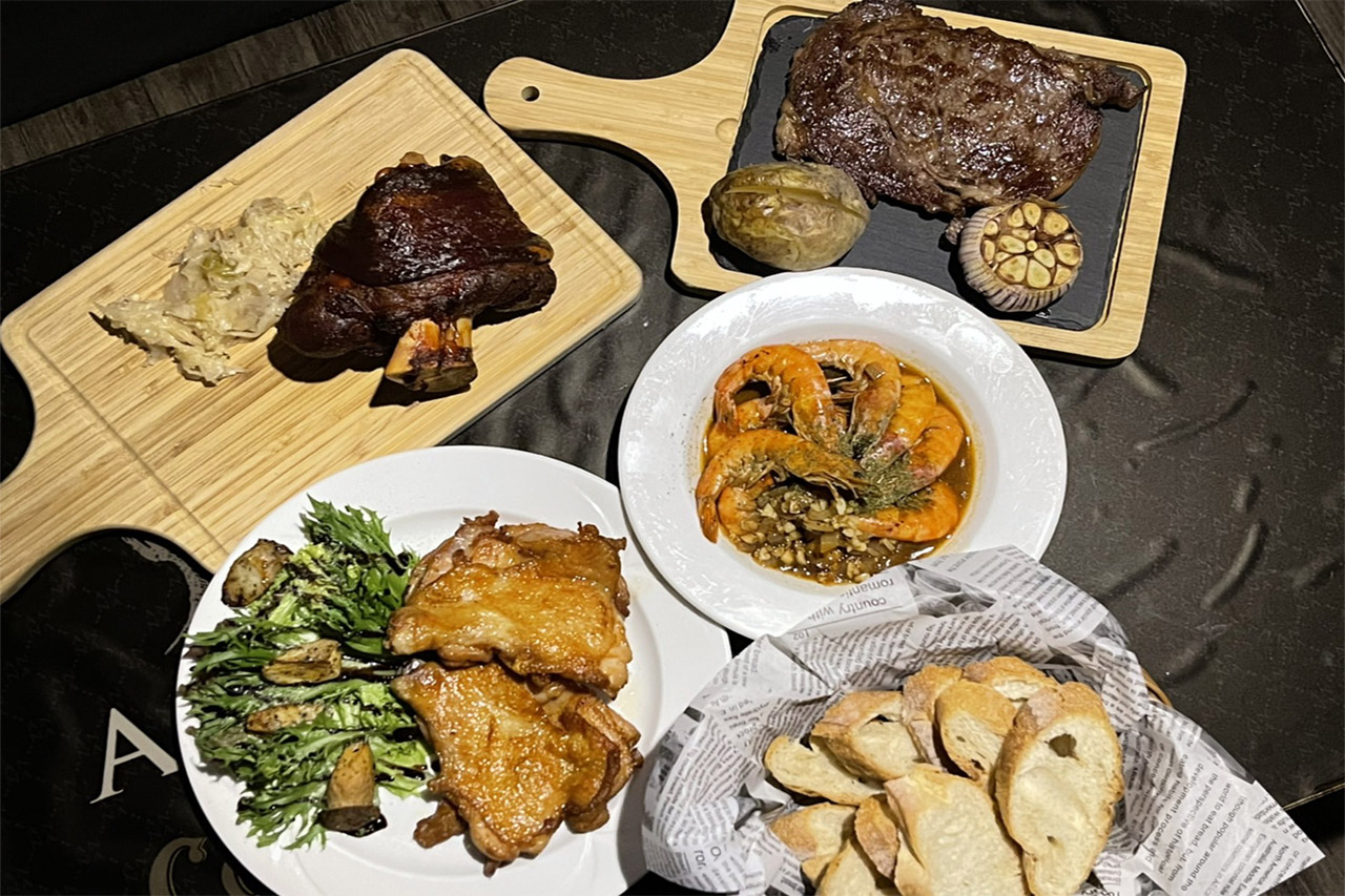 關於葵．豚酒館